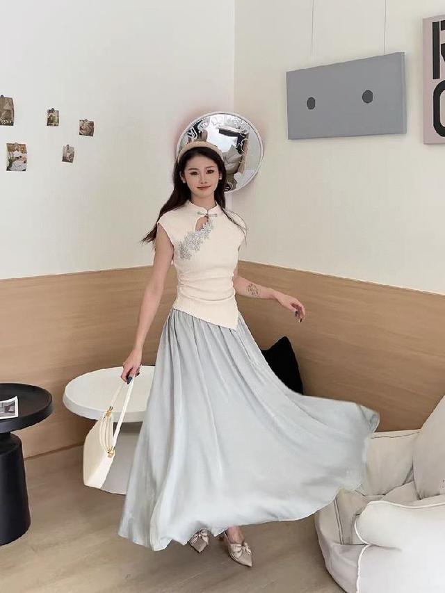 ✨✨新款套装  M L XL 猫眼钻石麻  琥珀淡黄 米白色 黑色