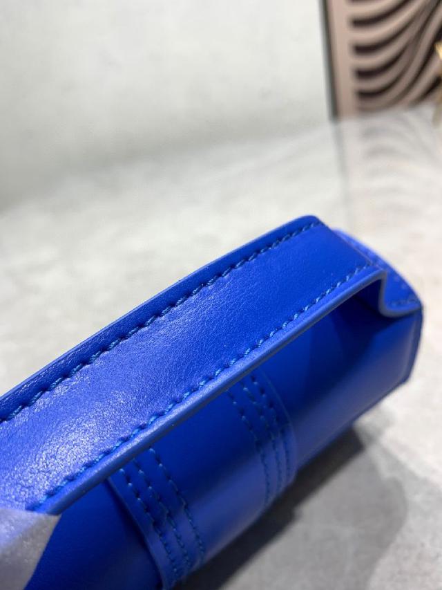 专柜同步Gucci最热门的爆款包，那必须非酒神