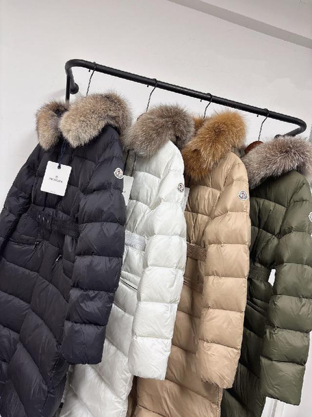 MONCLER 蒙口 Boedic中长款狐狸毛领羽绒服 经典款