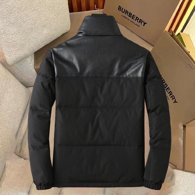 新款羽绒服。这款号称羽绒服届最贵的，全部90绒的