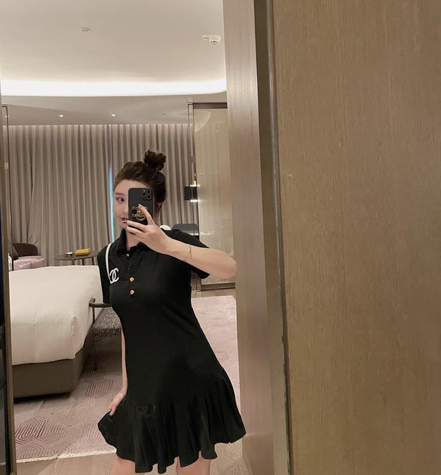小香Polo连衣裙