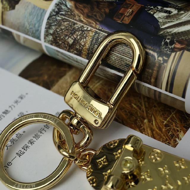 💰500-LOUIS VUITTON 双锁设计 金属 手链 女款 红色，黑色