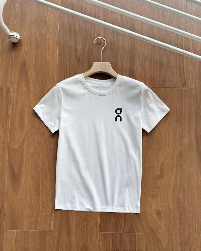 简约圆领短袖T恤是永远的标配  胸前后背经典品牌logo ！