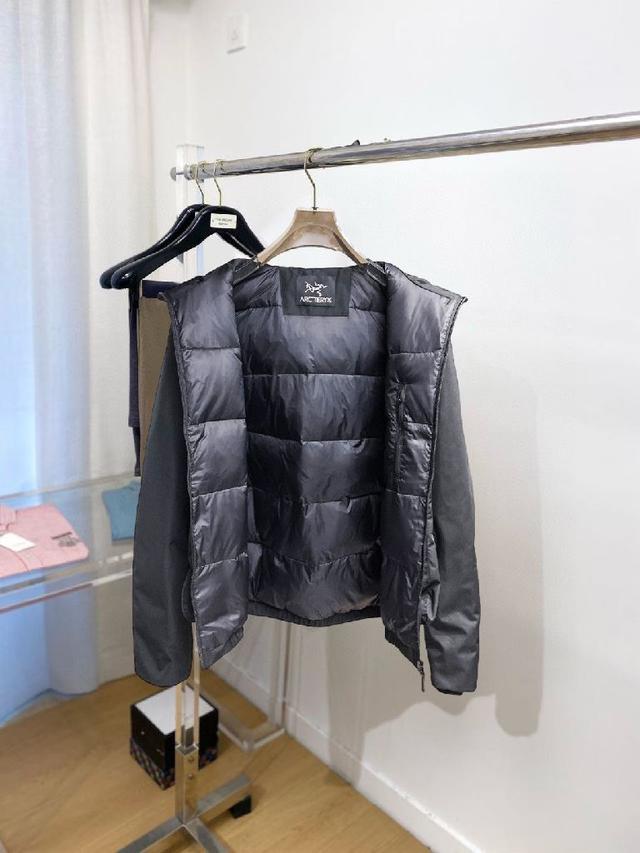 官网款2025秋冬新款羽绒服。这款号称羽绒服届最高端的