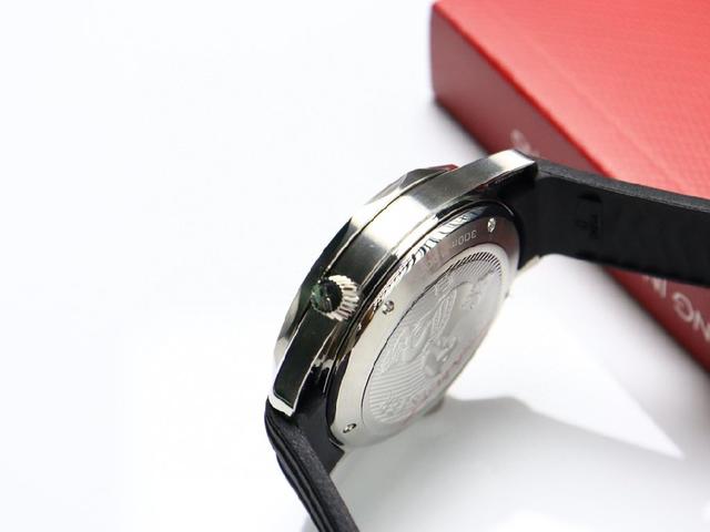 欧米茄-OMEGA 海马系列300米潜水腕表 表壳采用316L精钢表壳 搭载同级
