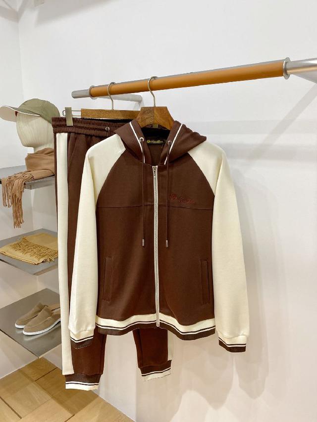 定制高端面料，上身挺括有型，舒适不紧绷。定制金属logo拉链