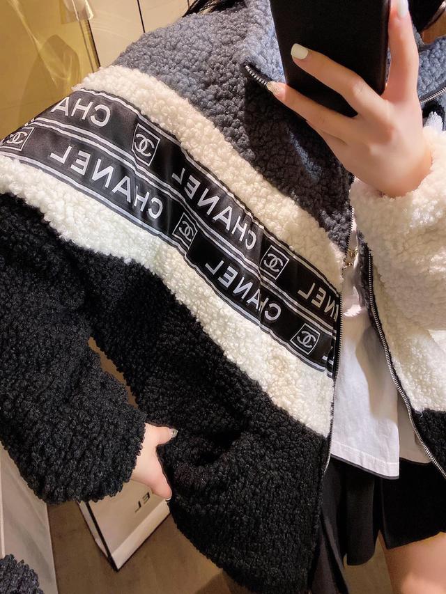 Chane*小香羊羔毛外套