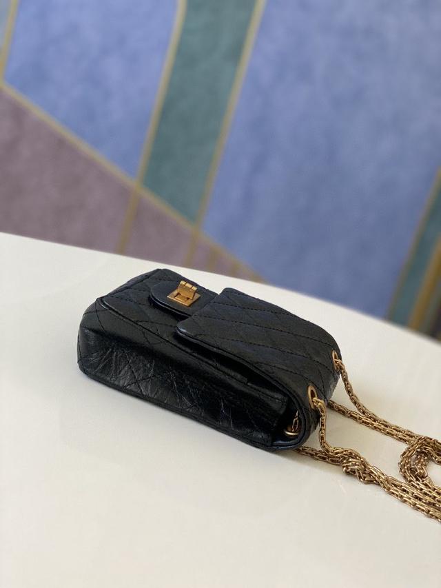 CHANEL：：．型号：92993尺寸：33CM：