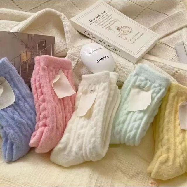 日系馬卡龍色軟糯毛絨絨中筒襪(預購)