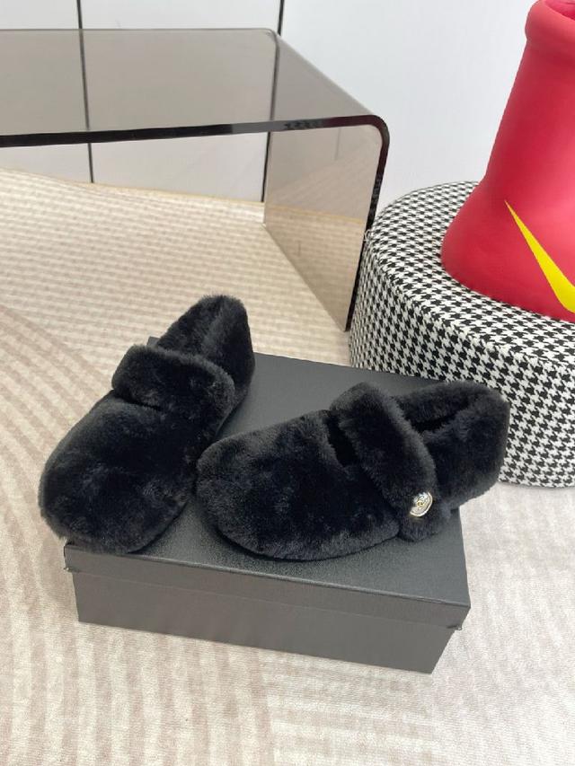 这款毛毛玛丽珍真的是真太可爱了 柔软蓬松的毛毛，舒服暖脚!