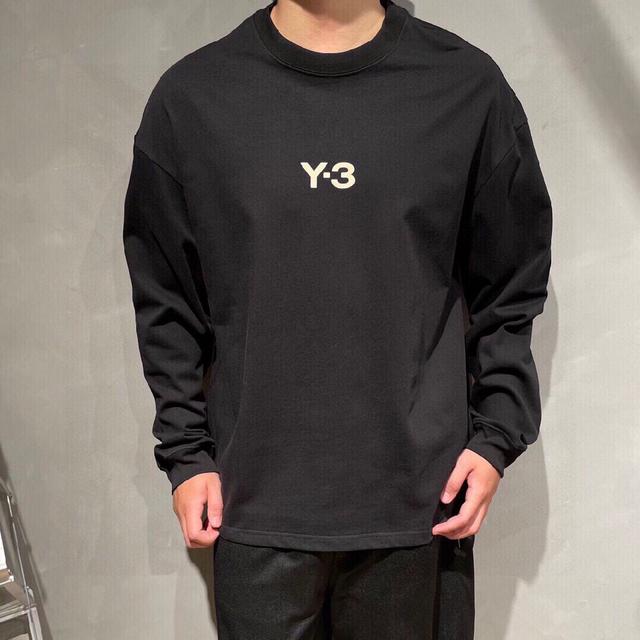 男士胸前法郎金属三角标logo中高领长袖T恤打底衫。