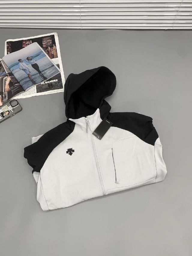 又轻又薄，隔暖降温，高透气性