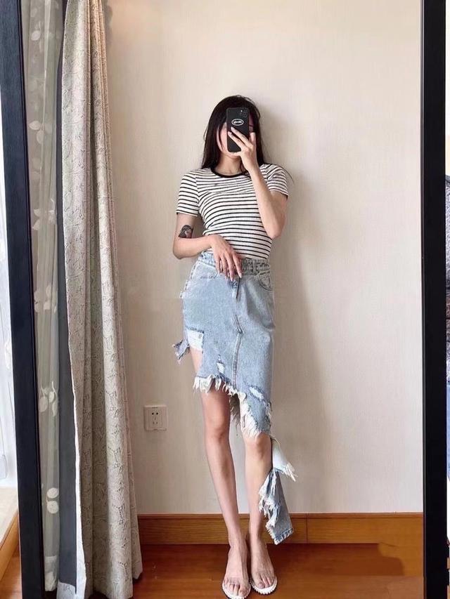 大王爆款磨破牛仔裙