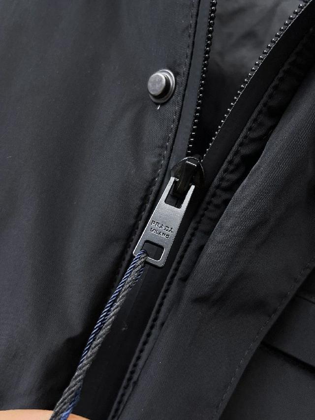 全部90绒的。带着经典的Logo组合搭配，第一眼看到就是