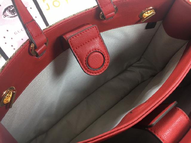 GG 1955马衔扣旅行袋系列，由GG Supreme印花帆