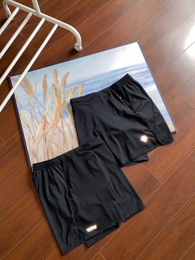DESCENTE迪桑特圆领女士短袖T恤女士束腰款短袖迪桑特综训