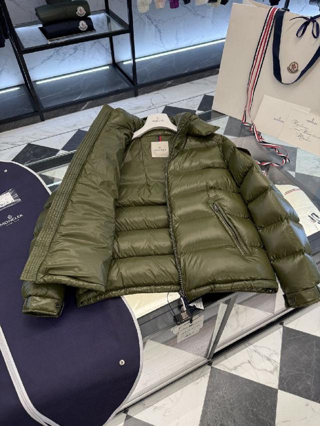 Moncler Maya经典羽绒服夹