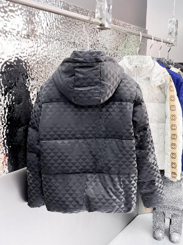 时尚顶级羽绒服 填充进口羽绒朵，100%市面最高品质