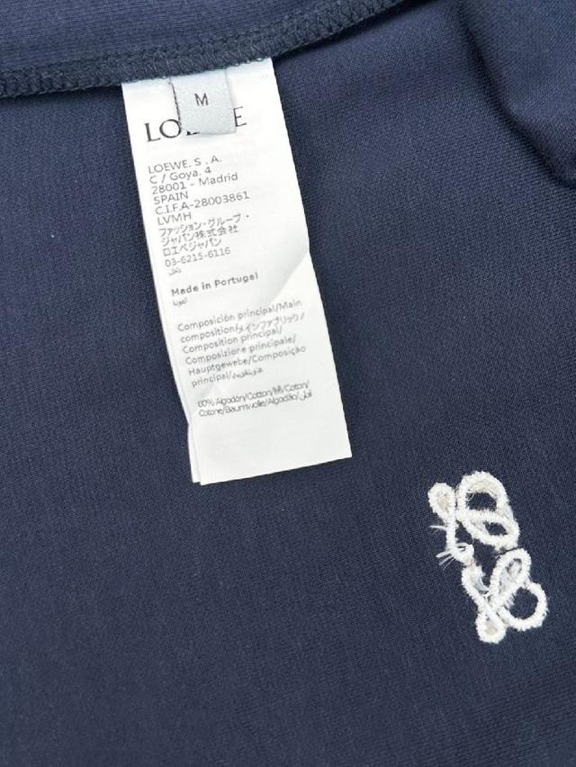 上身柔软舒适，🫵🏻胸前经典刺绣三叶草logo，纯手工滴胶盘扣加上拉链门襟