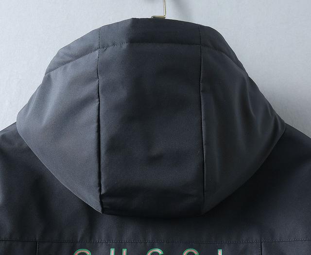 2025秋冬新款羽绒服。这款号称羽绒服届最贵的，全部90绒的