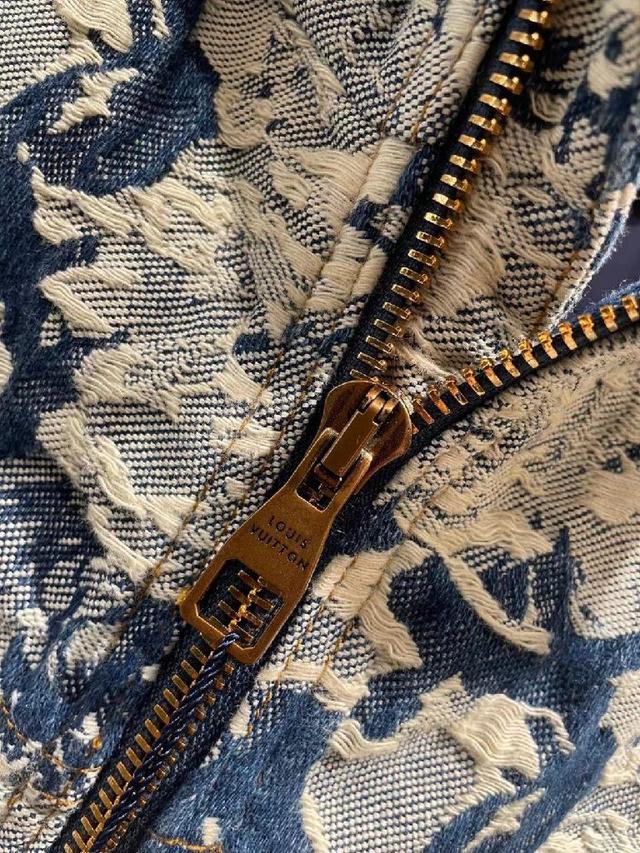 羽绒服2025最新款时尚设计师款羽绒外套.（连帽可拆卸）