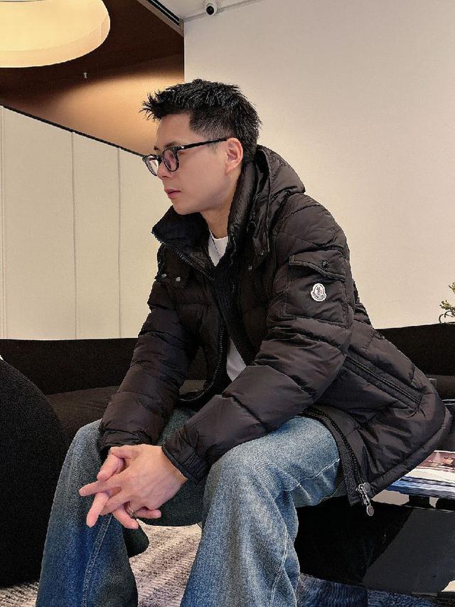 Moncler 羽绒服2025最新款时尚设计师款羽绒外套.处处细