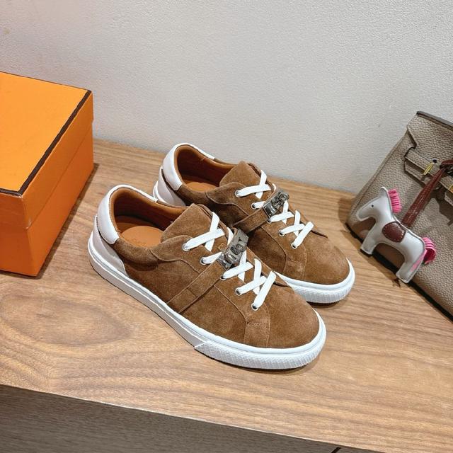 每一季都会出很多颜色 绝对是最值得买的配货之一