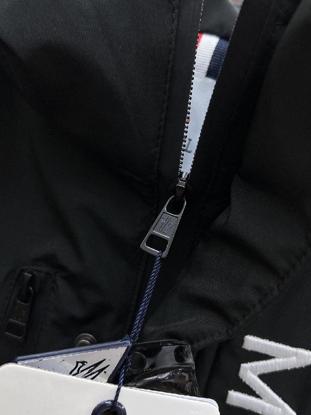 网款2025秋冬新款羽绒服。这款号称羽绒服届最高端的，全