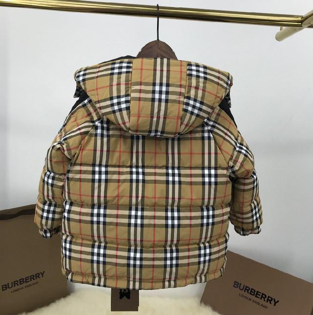 Burberry 巴宝莉，高端童装，男女童羽绒服外套，