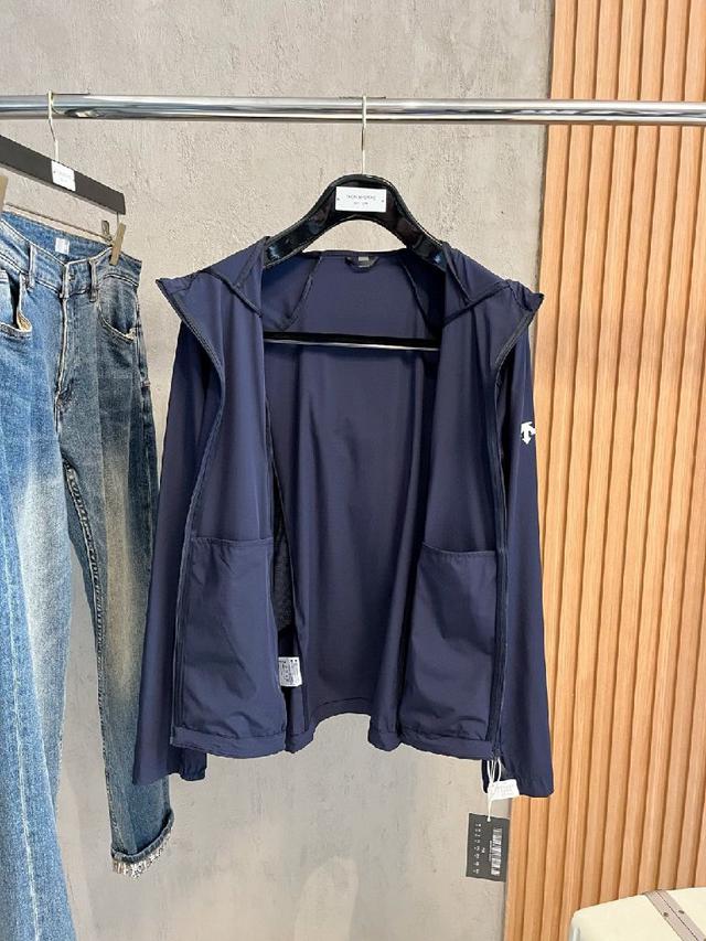 迪桑特 2025春夏新款男士防晒服轻薄外套，​独特订制防晒四面弹面料