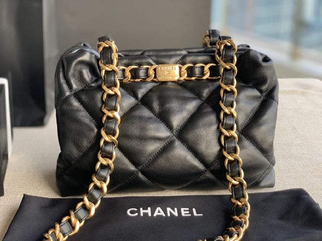 CHANEL：：．型号：92993尺寸：33CM