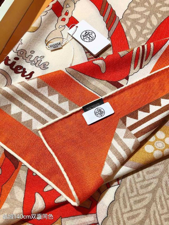 双面同色  140x140cm 70%羊绒30%真丝 LV x TM《My