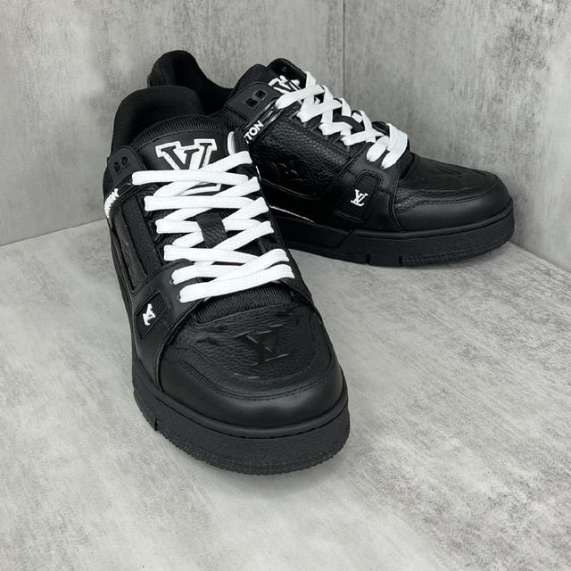 Louis*Vuitto* LV Trainer 最新走秀款 大底和面料私模