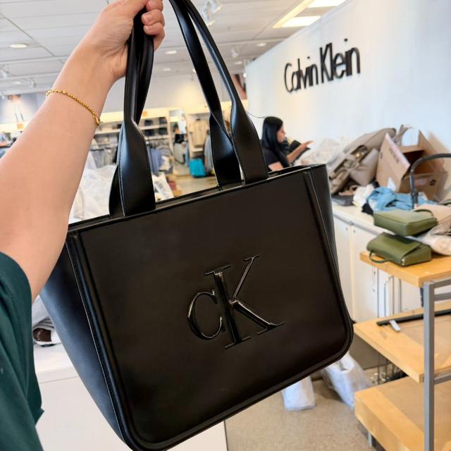 Calvin Klein 🇺🇸經典logo拉鍊大托特#05/17晚上18:00結單
