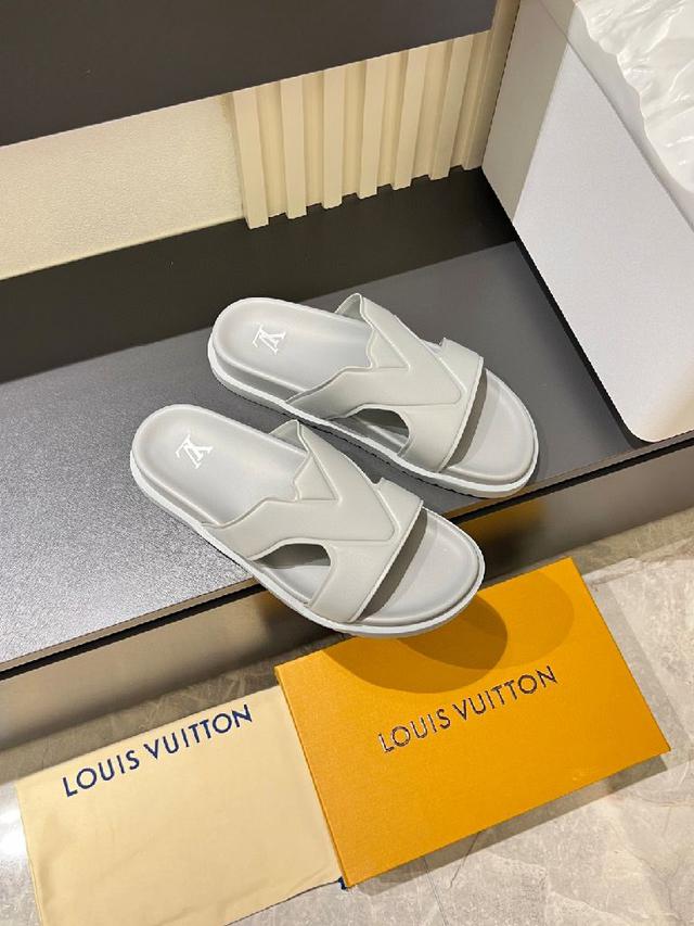 奢品拖鞋，1:1高端品质，休闲阳光宽松舒适型，最高版本高品质精品，经夏季必入哦