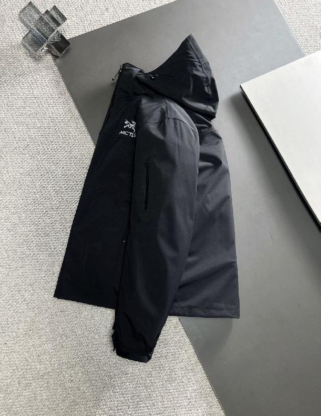 内胆带logo轻薄户外级羽绒服 外层是天花板级别鸟BETA LT 系列