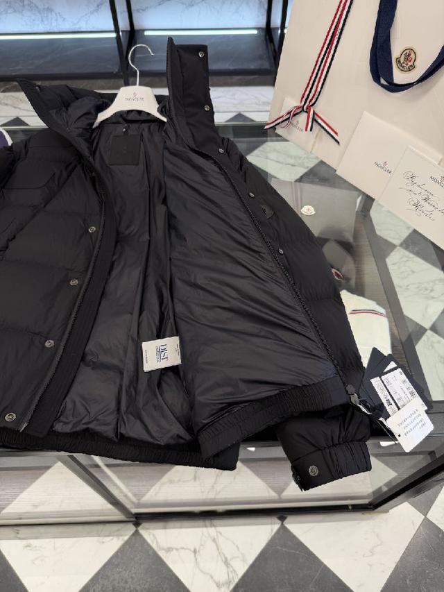 机甲风拼接MONOGRAM老花立领羽绒外套