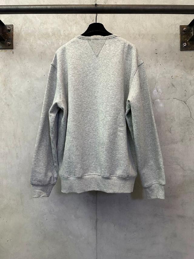 定制云感蜜棉抓绒卫衣料 手感细腻 舒适贴肤 以深邃的黑