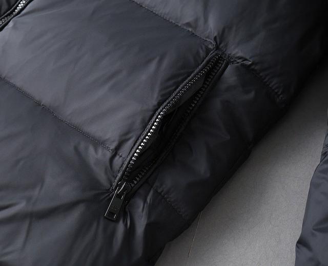 秋冬新款羽绒服。这款号称羽绒服届最贵的，全部90绒的