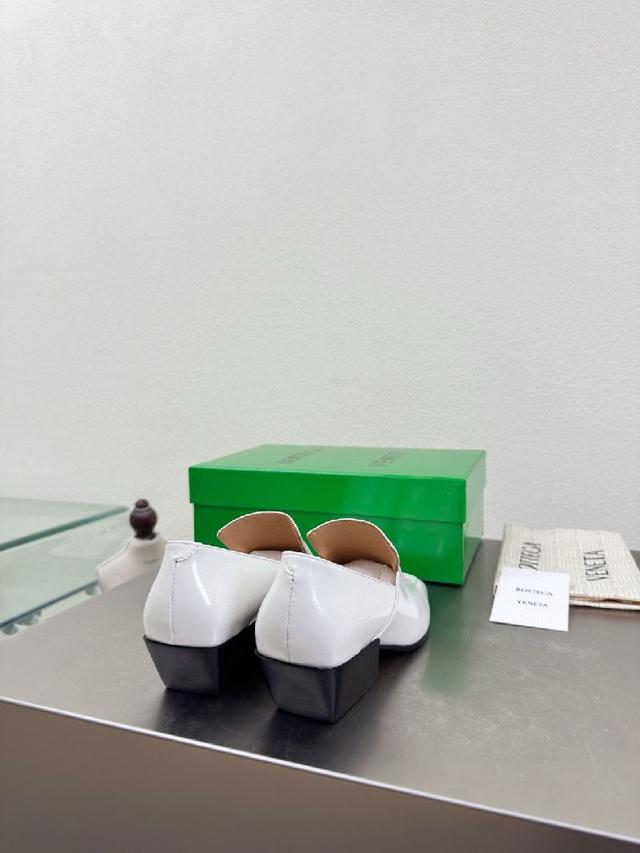 未来科技感满满 时尚界久违的极简之美 时髦又精致 日