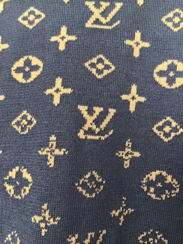 扫码芯片过验版本  卫衣采用320g多支纱线纺织工艺