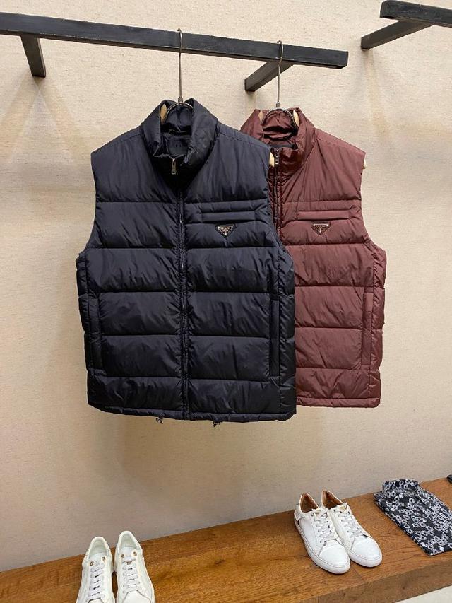 羽绒马甲 高密度防风面料+高品质羽绒填充，保暖力满