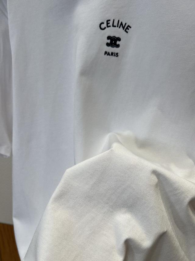 领口采用经典翻领设计，利落挺括修饰颈部线条，搭配带有品牌专属LV标识的