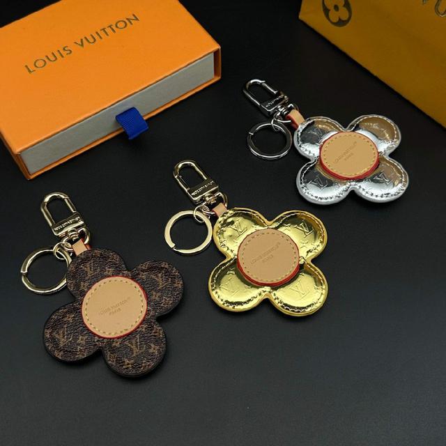 可挂包包、钥匙、手机等 送礼自用都合适