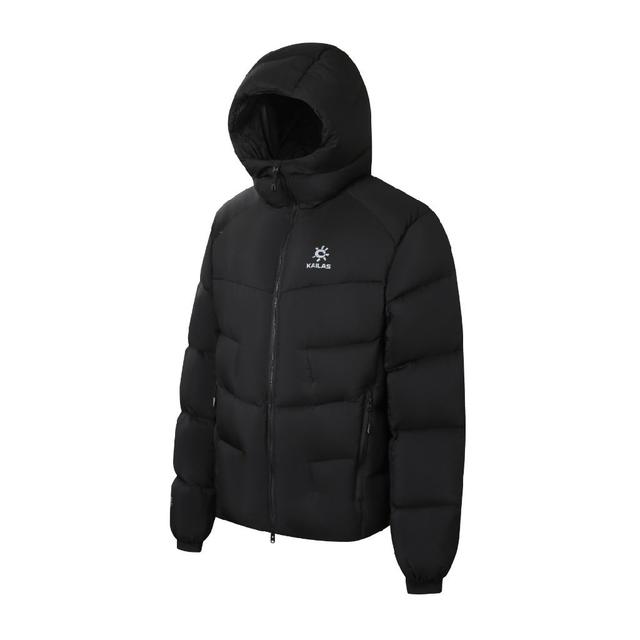 短裤采用轻薄锦纶面料，顺滑轻便，抗皱速干，手感柔软，水洗不易变形，适合夏天
