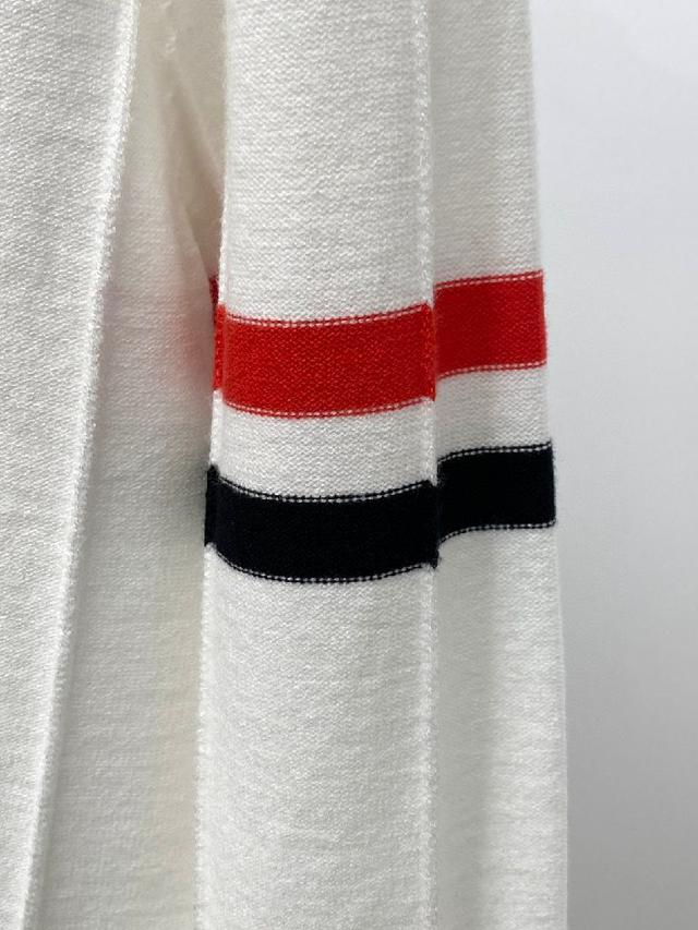 2025新品羊毛衣 具有手感细腻柔软，可直接与肌肤接触，