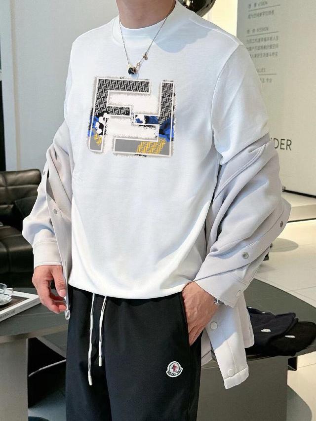 芬迪 秋冬季新款长袖T恤 打底衫必备 🆕采用优质棉质面料