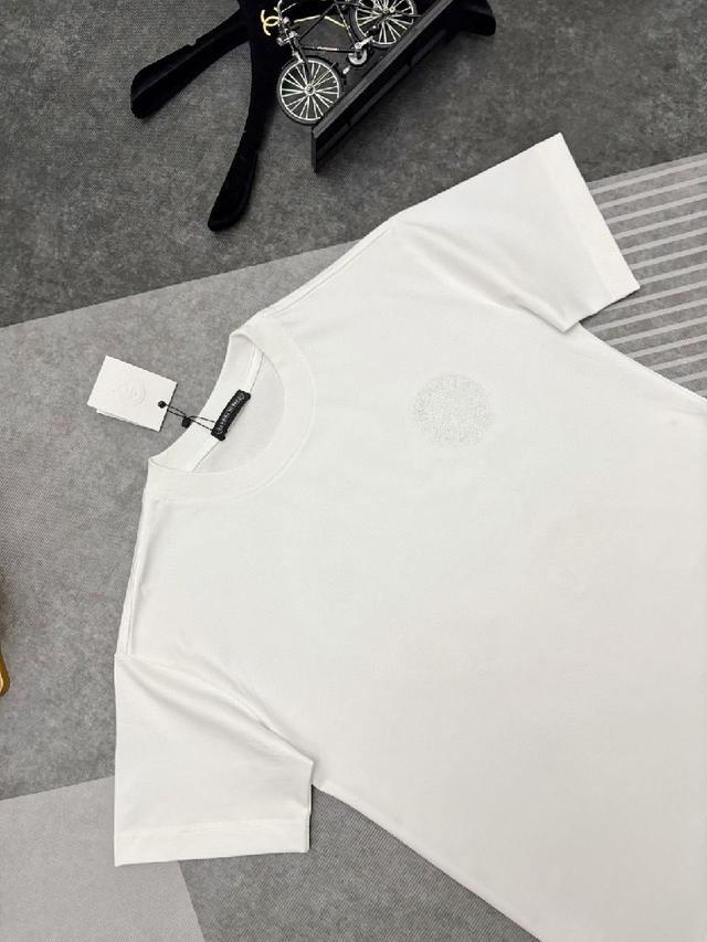 高支高密双纱300克超舒适纯棉面料，整体的触感舒适，亲肤效果也是极佳