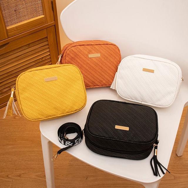 2025新款百搭壓紋單肩斜跨包(預購)