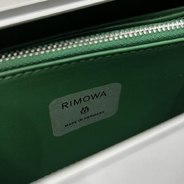 Rimowα被巨头收购，感觉档次又提高了一个度，尤其是实物小盒子采用